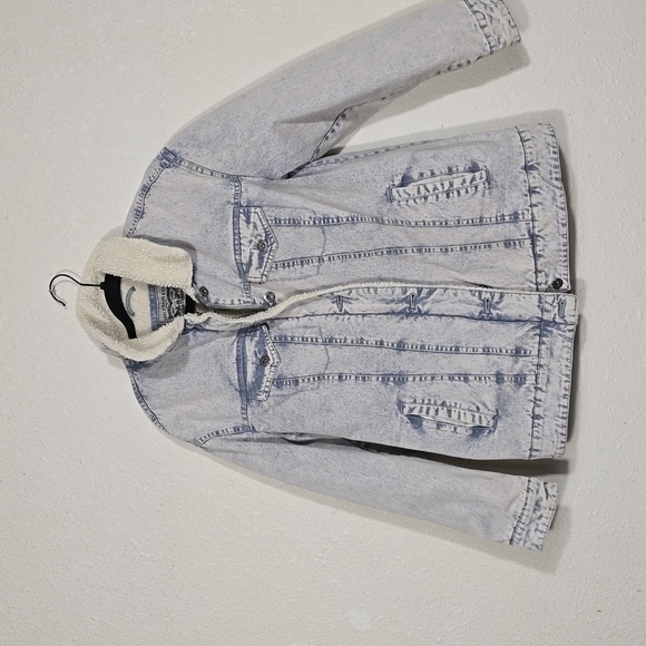 Levi's Jackets & Blazers - Type Iii Sherpa Trucker Jacket